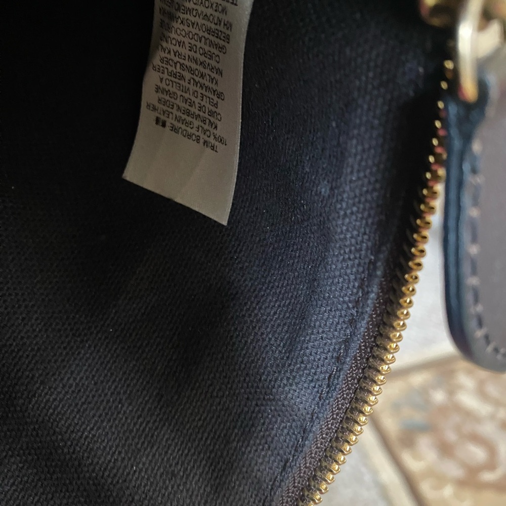 Burberry authentic Nova Check Zip Pouch with Black Trim - Picture 4 of 7